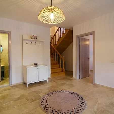 Comfortable 3-bedroom With Pool And Garden Kas