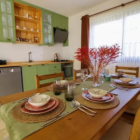Villa Comfortable 3-bedroom With Pool And Garden *