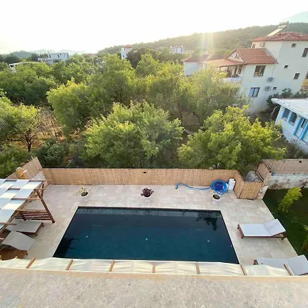 Comfortable 3-bedroom With Pool And Garden Kas